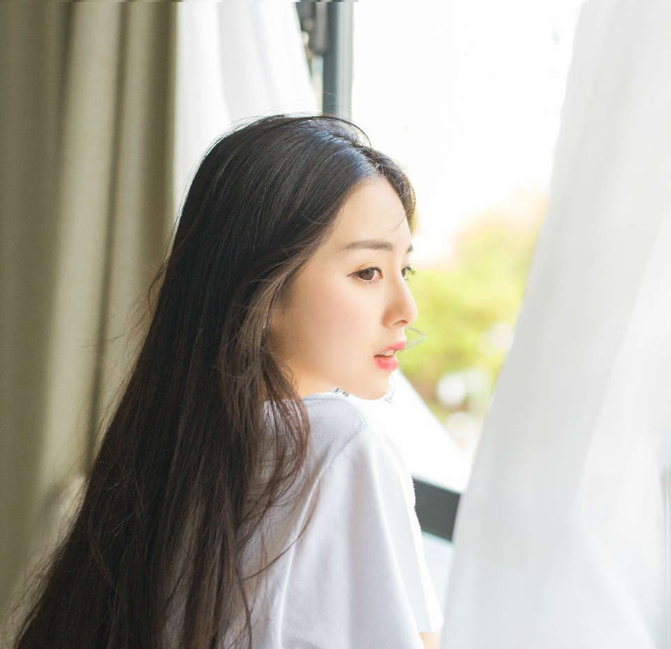 “蜀中已在掌控，但要防备荆州，诸葛亮此人，大局观极强，如今联盟既然破裂，定会极力劝刘备返回荆襄，当命士元、孝直尽快将程度占据，莫要再给对方机会，只要蜀中在握，天下大势便尽在主公掌握，至于荆襄，伏德这颗棋子，是时候用了。”贾诩微笑着看向吕布道。